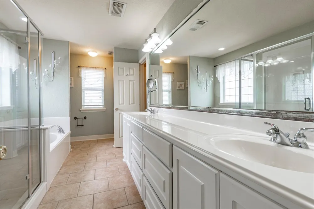 70 Tarpon Street Bayou Vista, TX 77563