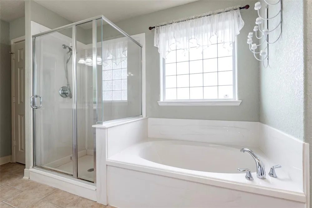 70 Tarpon Street Bayou Vista, TX 77563
