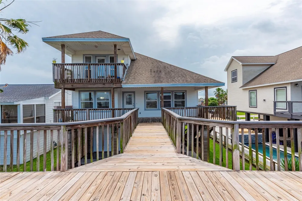 70 Tarpon Street Bayou Vista, TX 77563