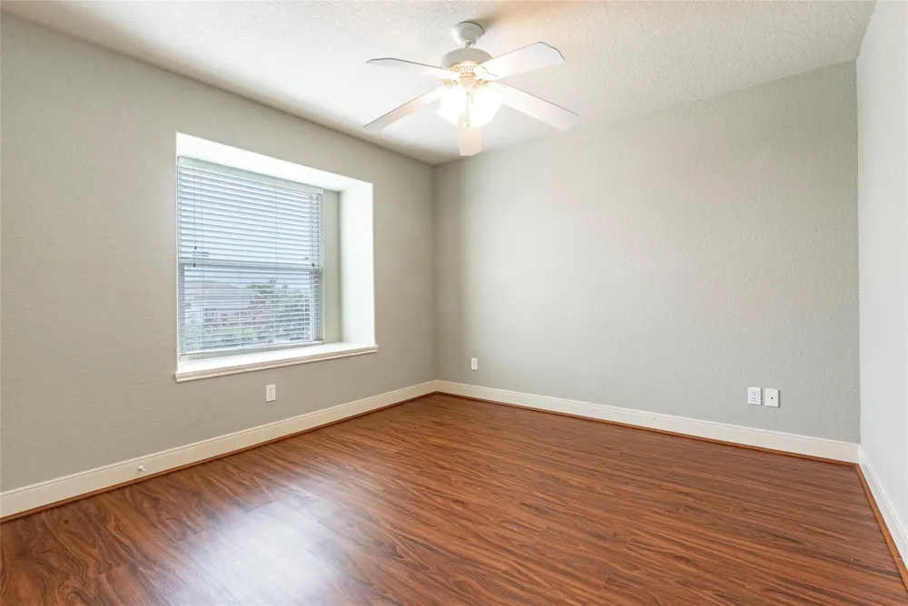 70 Tarpon Street Bayou Vista, TX 77563