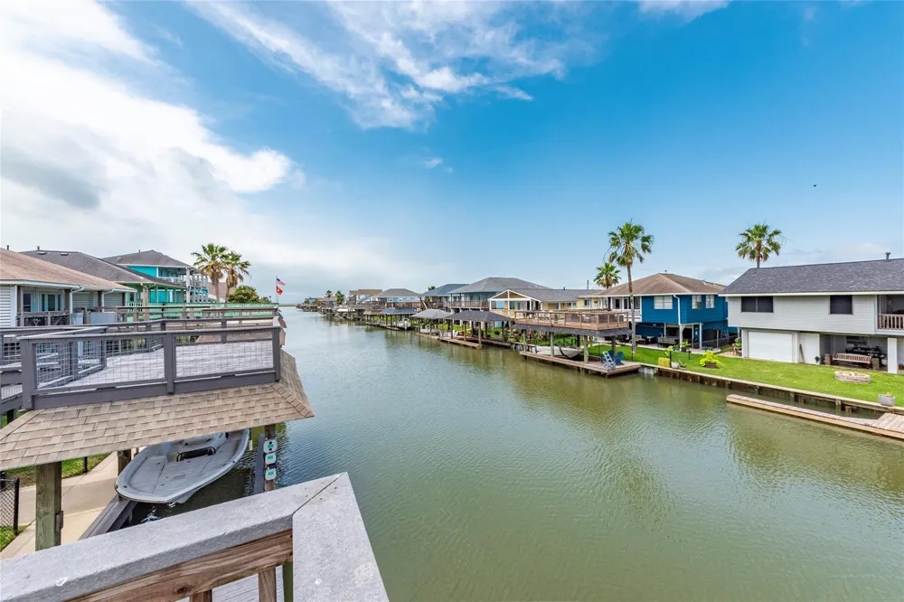 70 Tarpon Street Bayou Vista, TX 77563