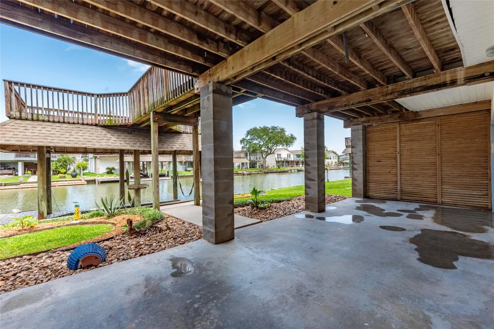 70 Tarpon Street Bayou Vista, TX 77563