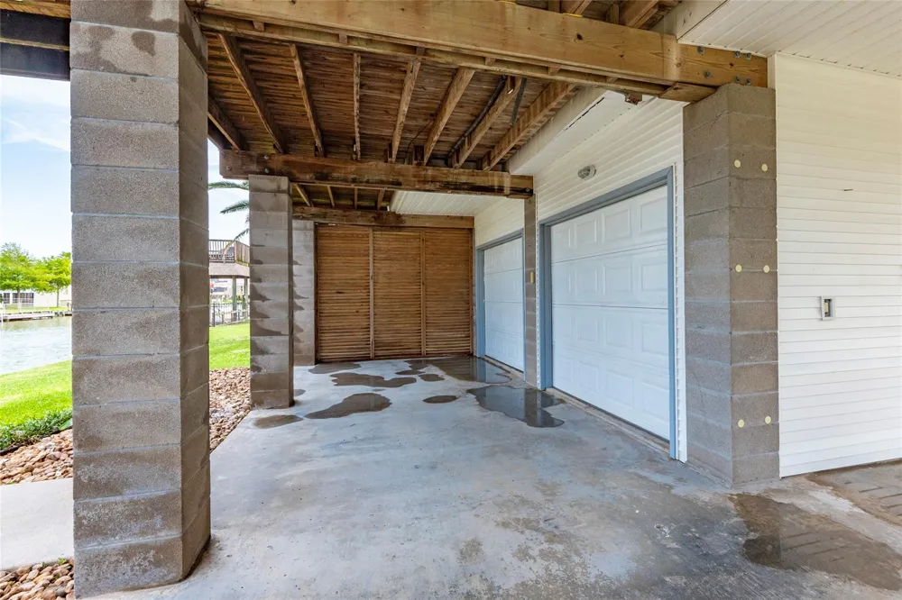 70 Tarpon Street Bayou Vista, TX 77563