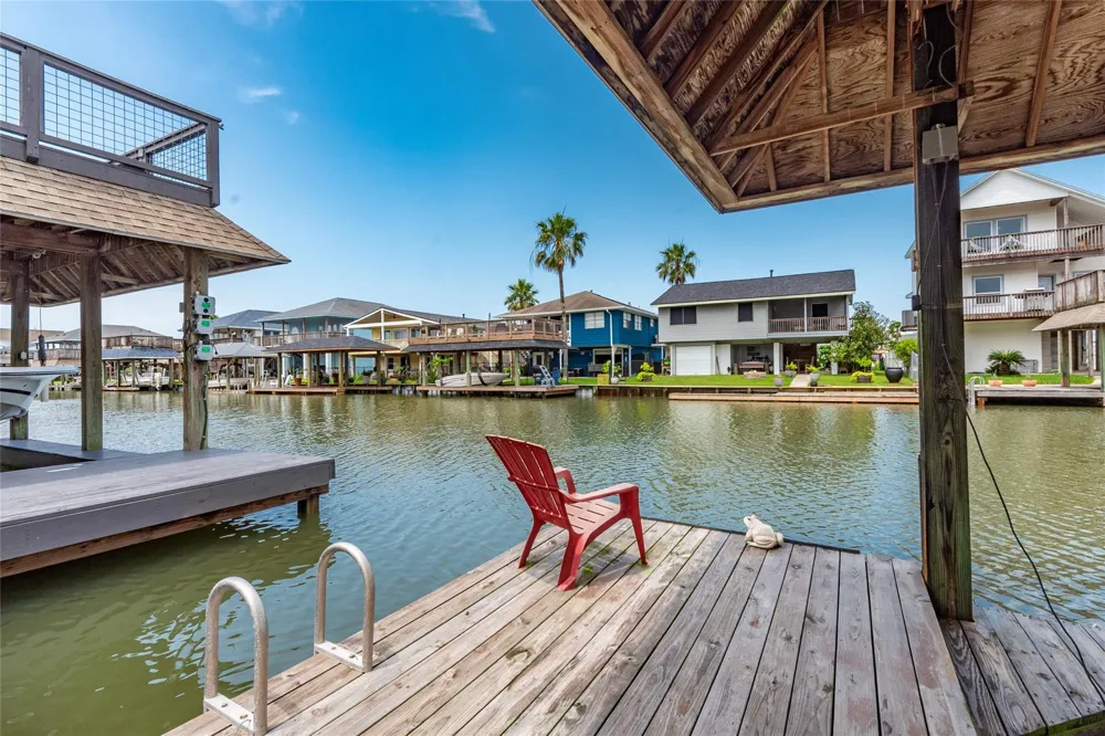70 Tarpon Street Bayou Vista, TX 77563