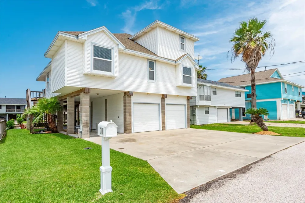 70 Tarpon Street Bayou Vista, TX 77563