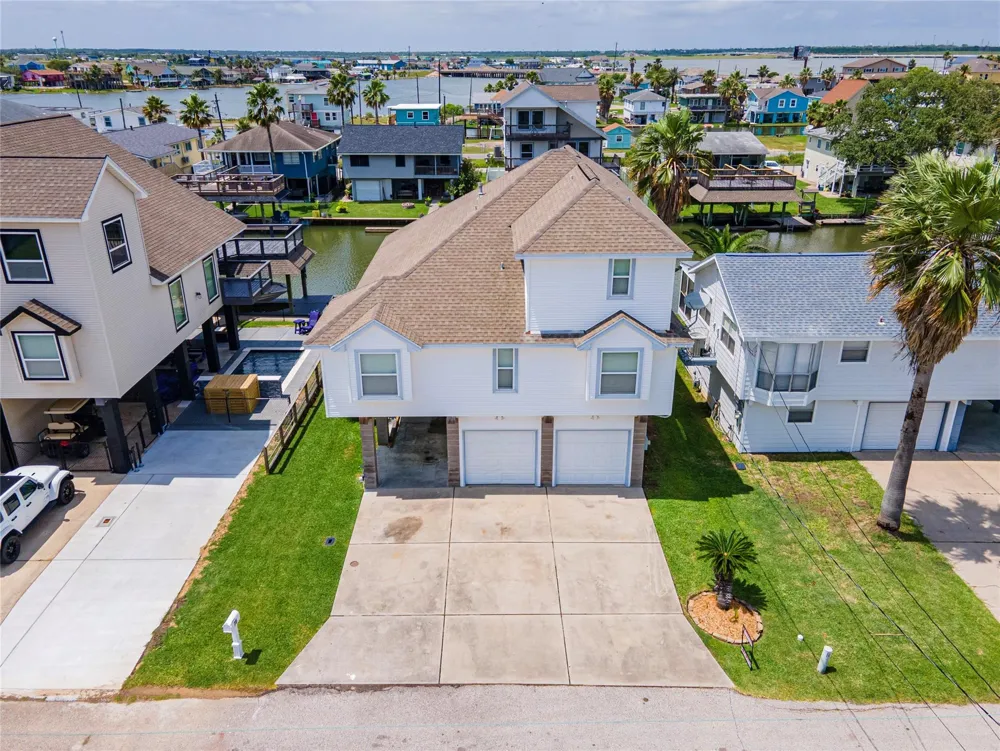 70 Tarpon Street Bayou Vista, TX 77563