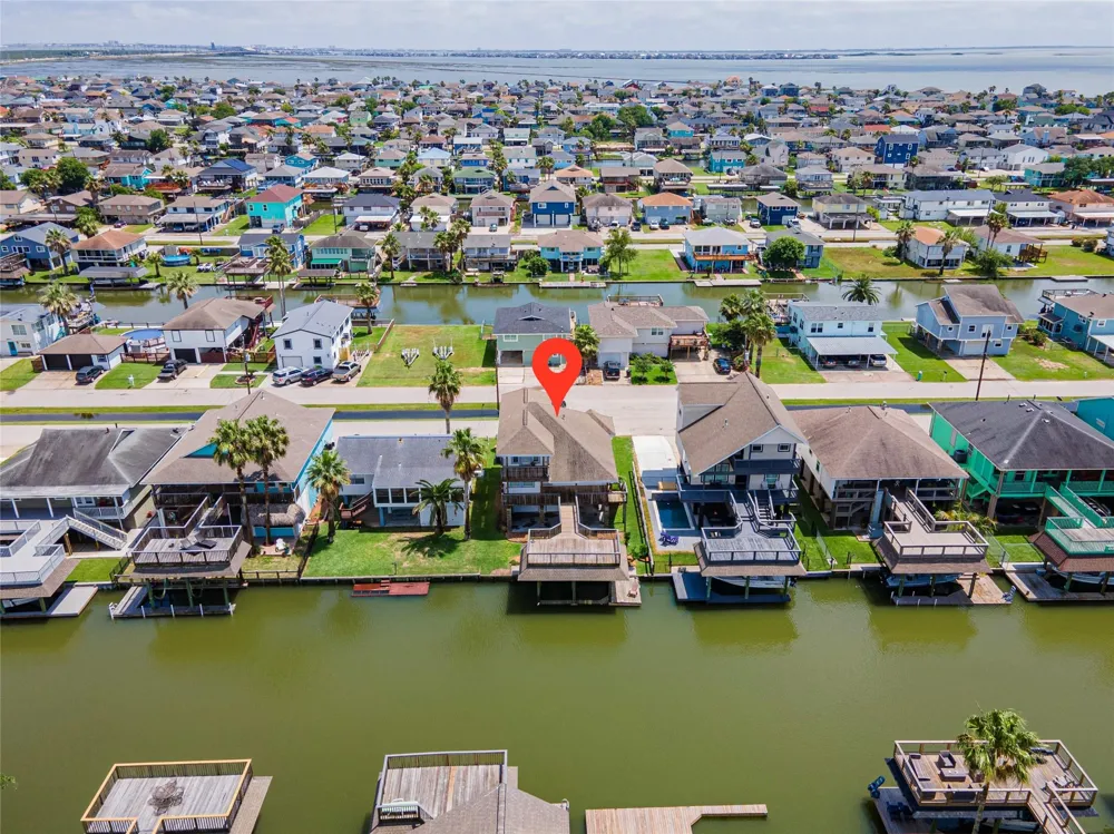 70 Tarpon Street Bayou Vista, TX 77563
