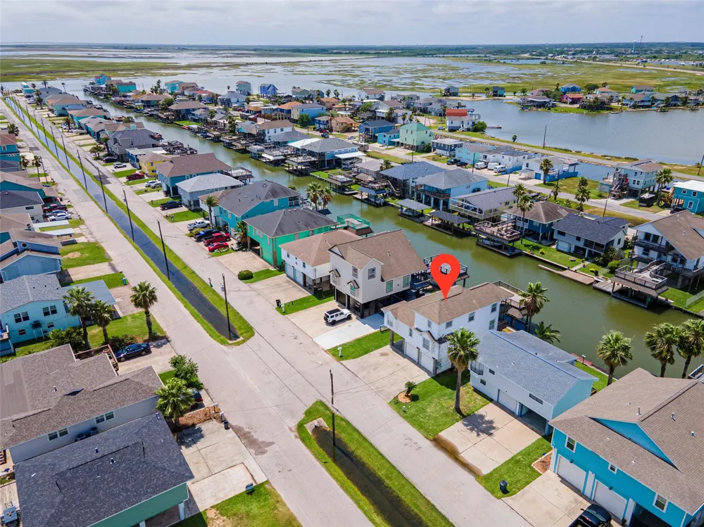 70 Tarpon Street Bayou Vista, TX 77563