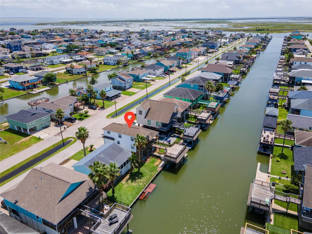 70 Tarpon Street Bayou Vista, TX 77563