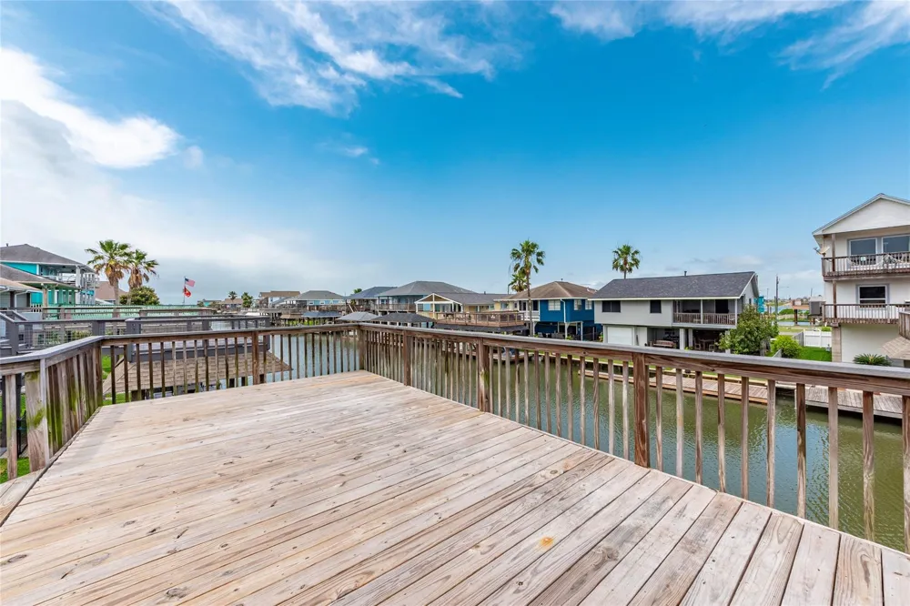 70 Tarpon Street Bayou Vista, TX 77563