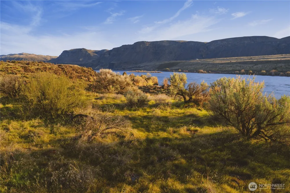 375 Ravenwing Lane Malaga, WA 98828