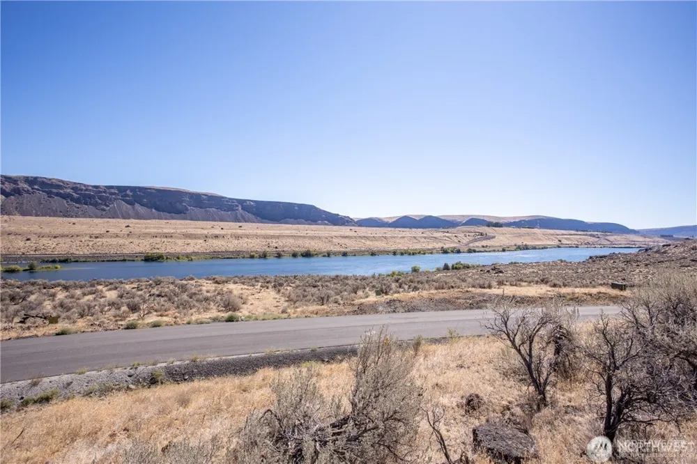 600 Ravens Home Lane Malaga, WA 98828