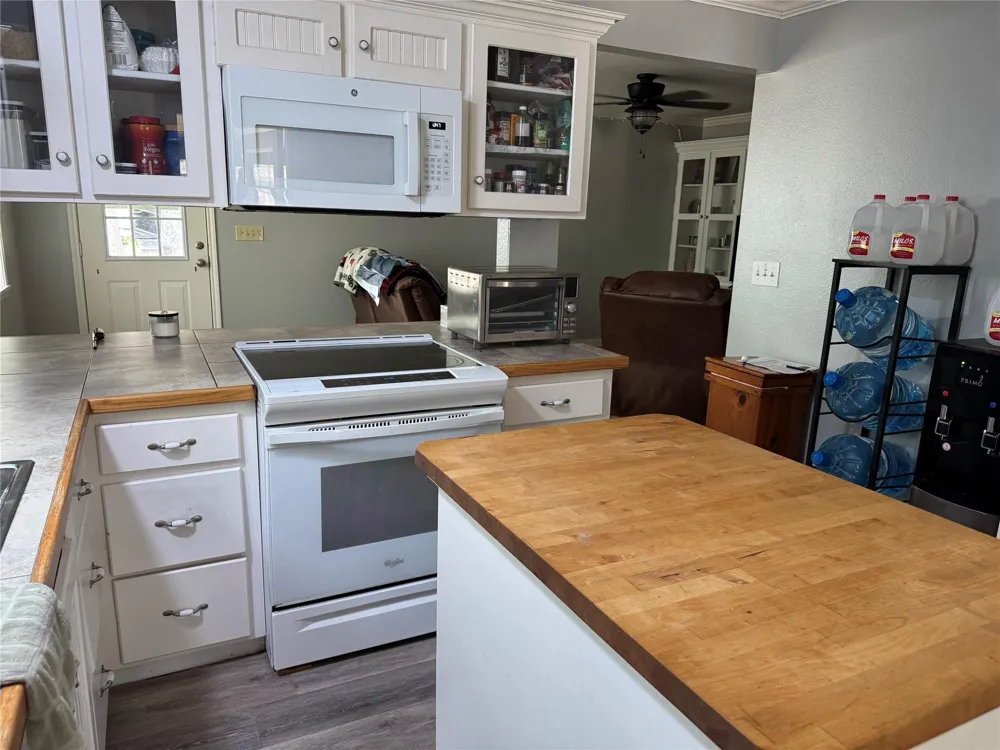 160 Belize Drive Point Blank, TX 77364