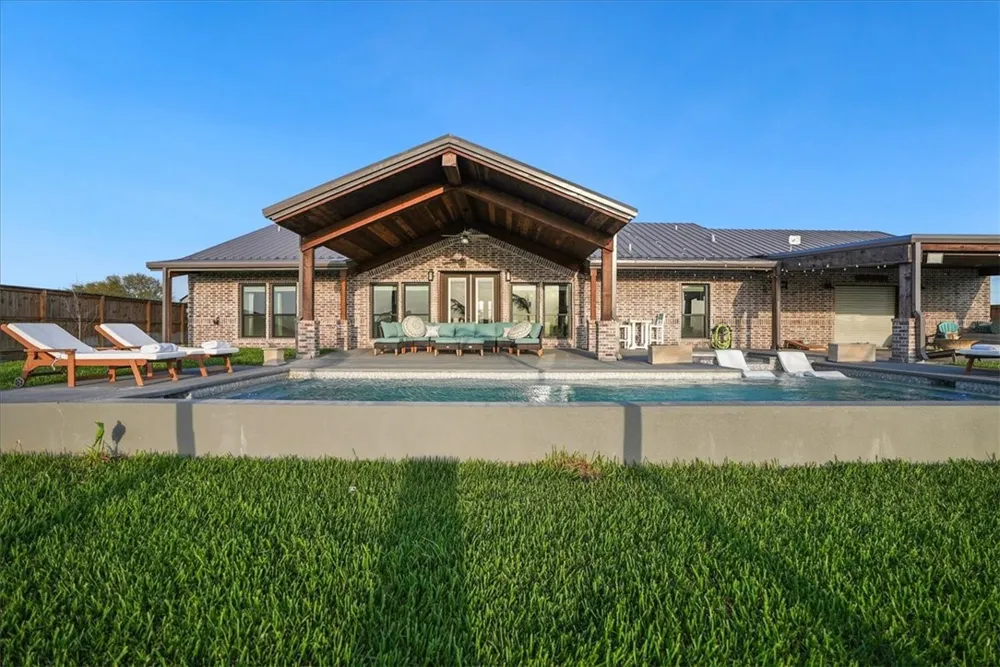 642 Nakishwana Sandia, TX 78383