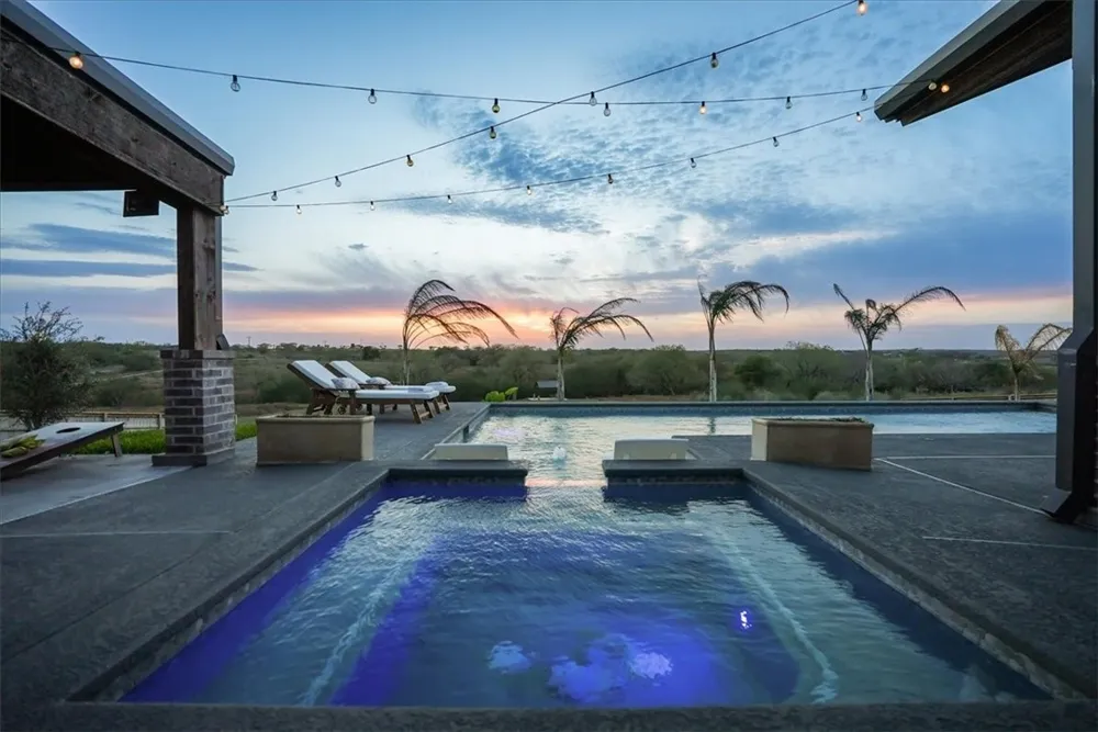 642 Nakishwana Sandia, TX 78383