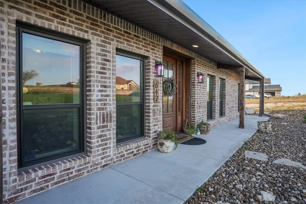 642 Nakishwana Sandia, TX 78383