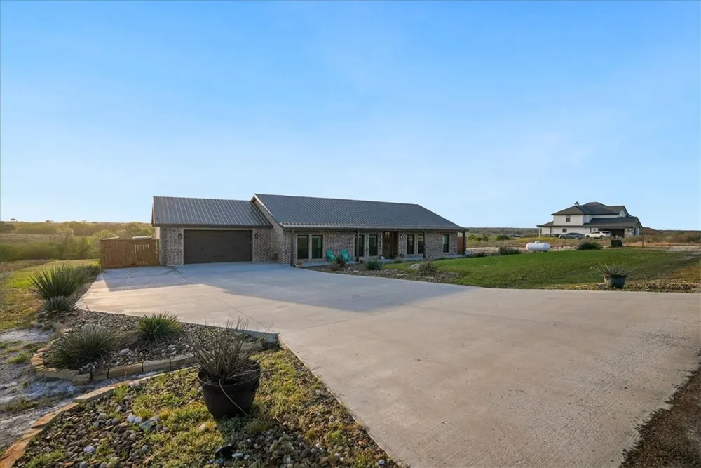 642 Nakishwana Sandia, TX 78383