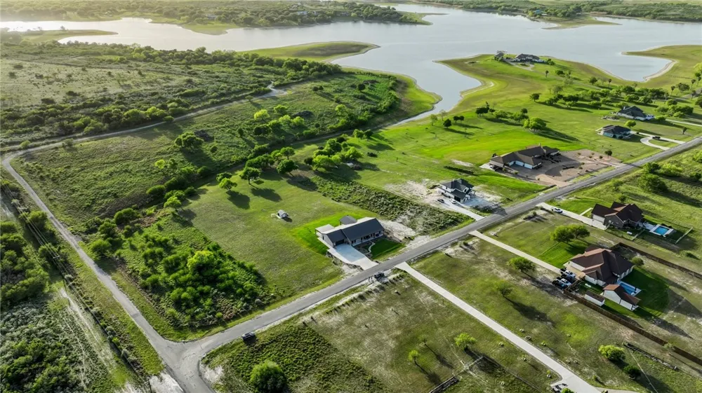 642 Nakishwana Sandia, TX 78383