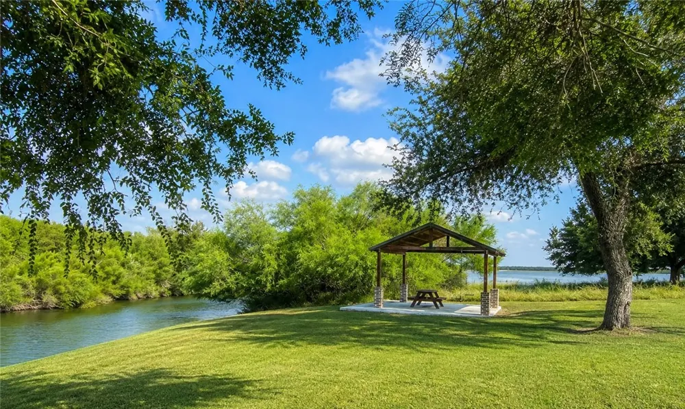 642 Nakishwana Sandia, TX 78383