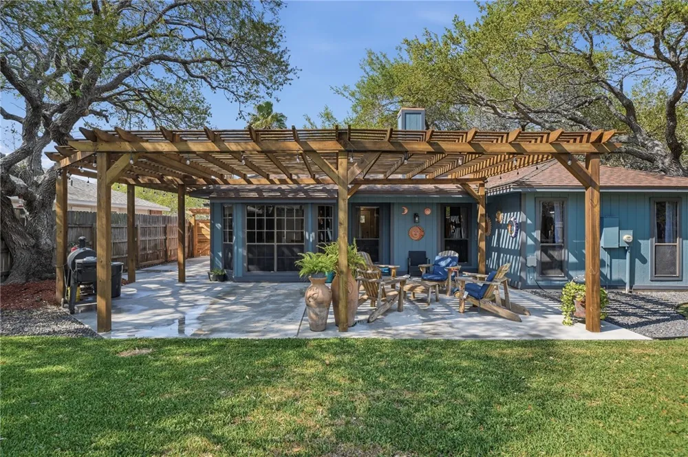 2169 Timberleaf Ingleside, TX 78362