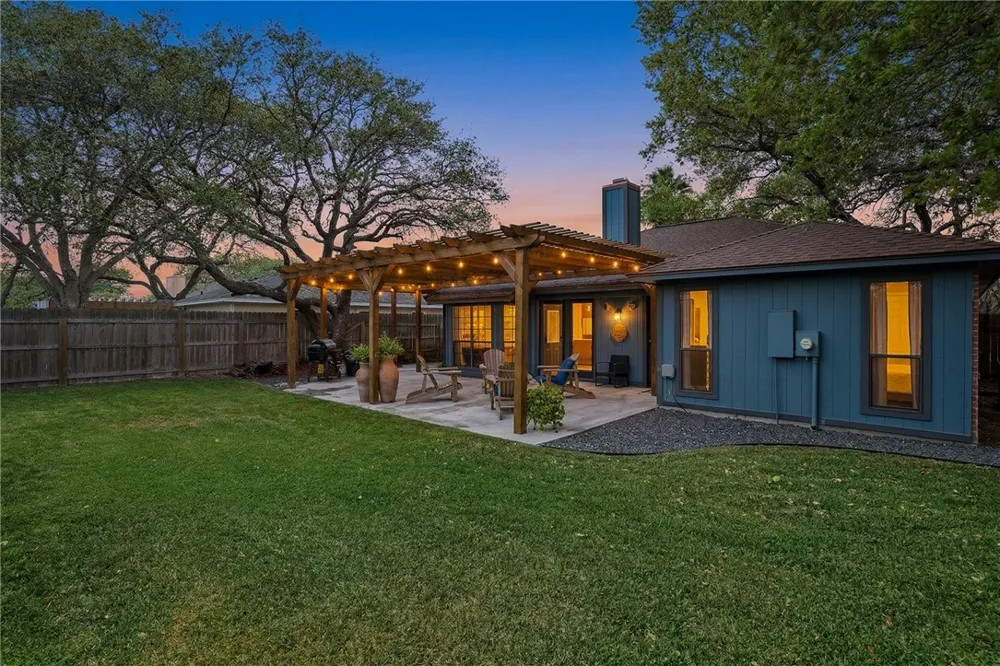 2169 Timberleaf Ingleside, TX 78362