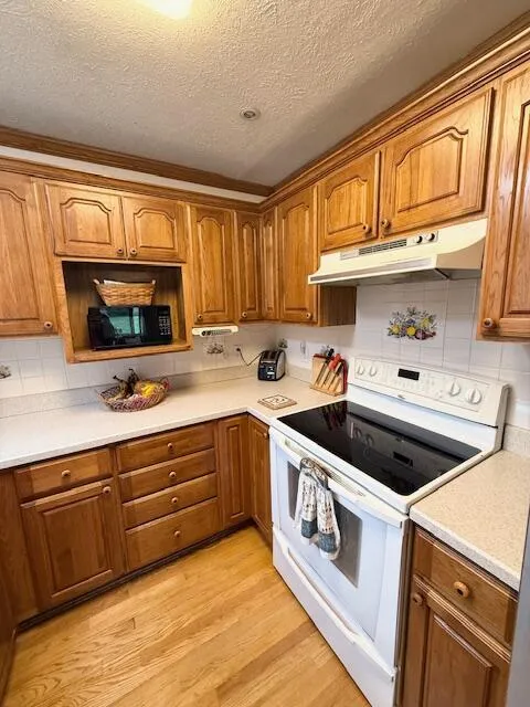 5586 Wendzel Drive Coloma, MI 49038