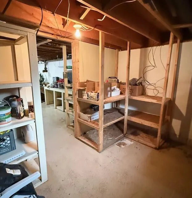 5586 Wendzel Drive Coloma, MI 49038