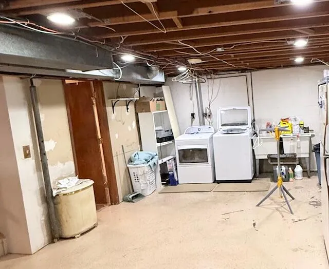 5586 Wendzel Drive Coloma, MI 49038