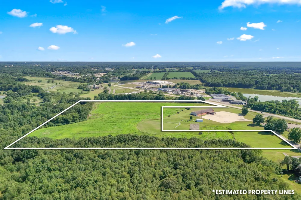 W Carleton Road Jonesville, MI 49250