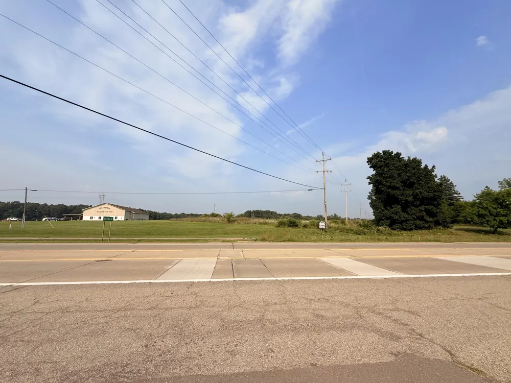 W Carleton Road Jonesville, MI 49250