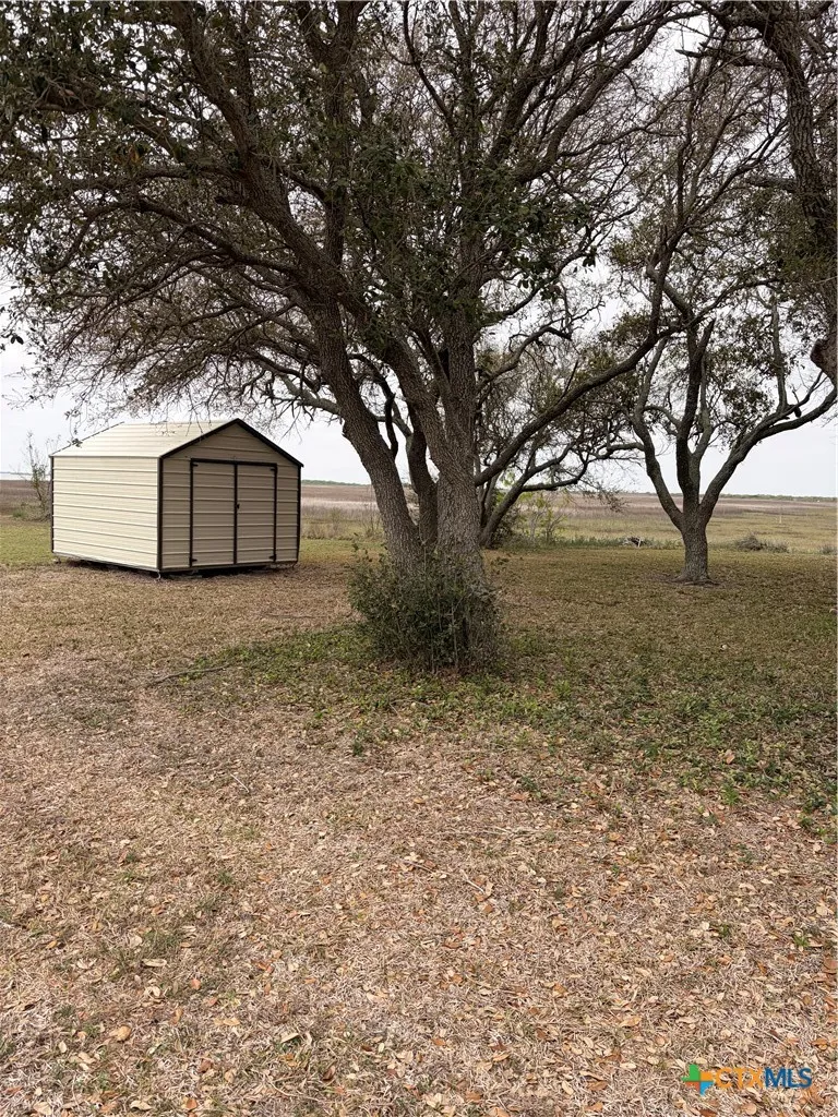 14 Pelican Point Port Lavaca, TX 77979