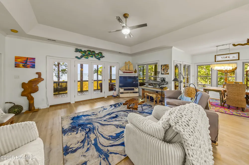452 Indian Bluff Drive Arapahoe, NC 28510