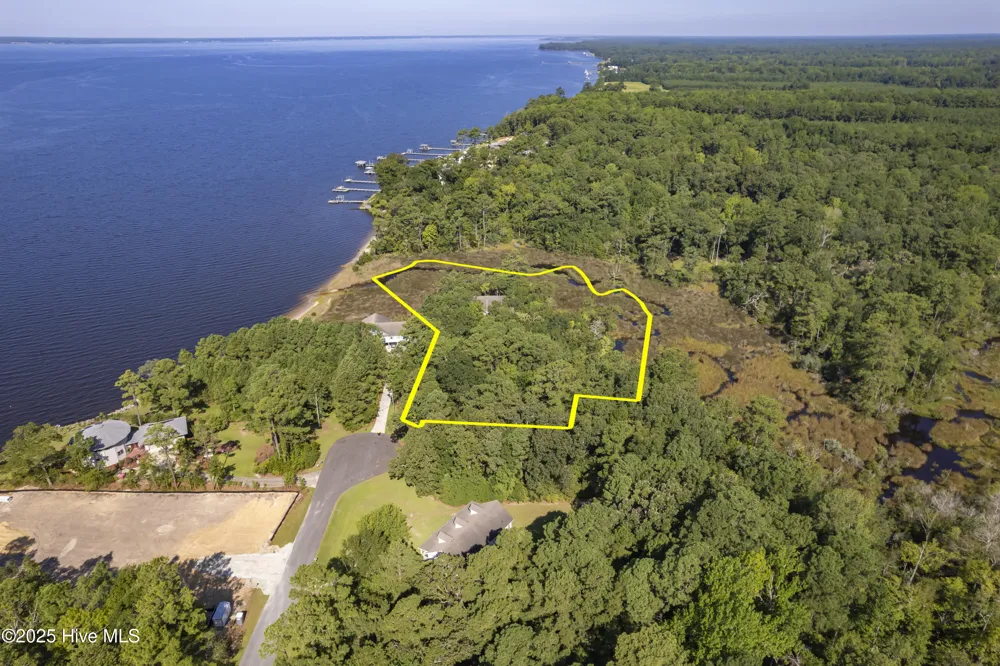 452 Indian Bluff Drive Arapahoe, NC 28510