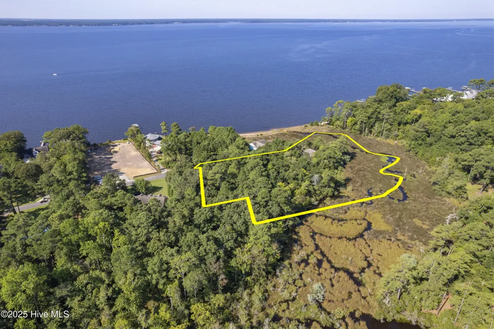 452 Indian Bluff Drive Arapahoe, NC 28510
