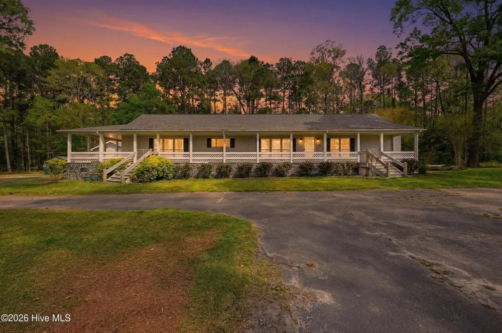 2639 Nc Highway 211 Clarkton, NC 28433