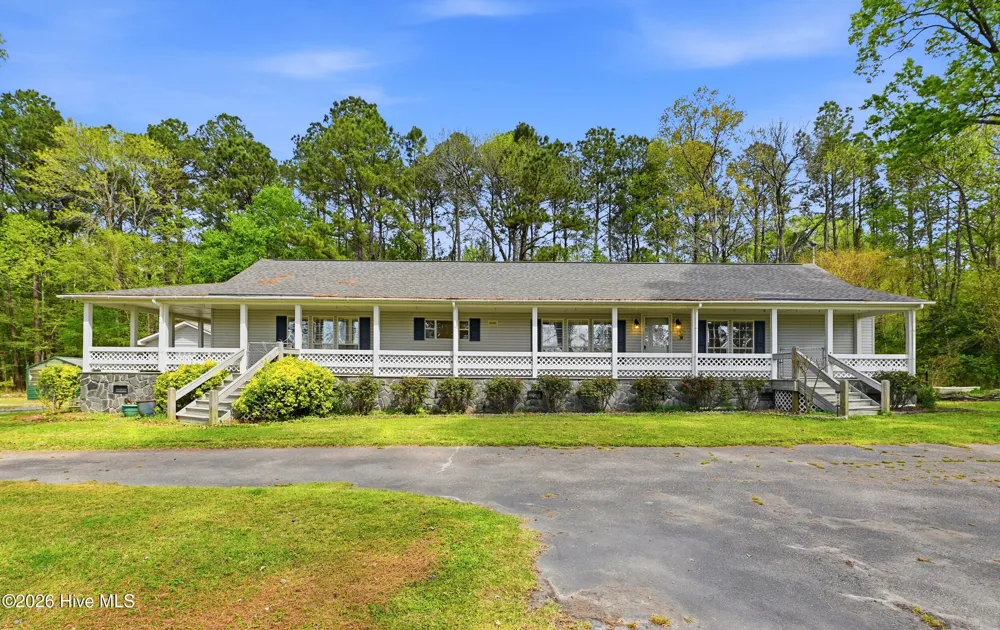 2639 Nc Highway 211 Clarkton, NC 28433