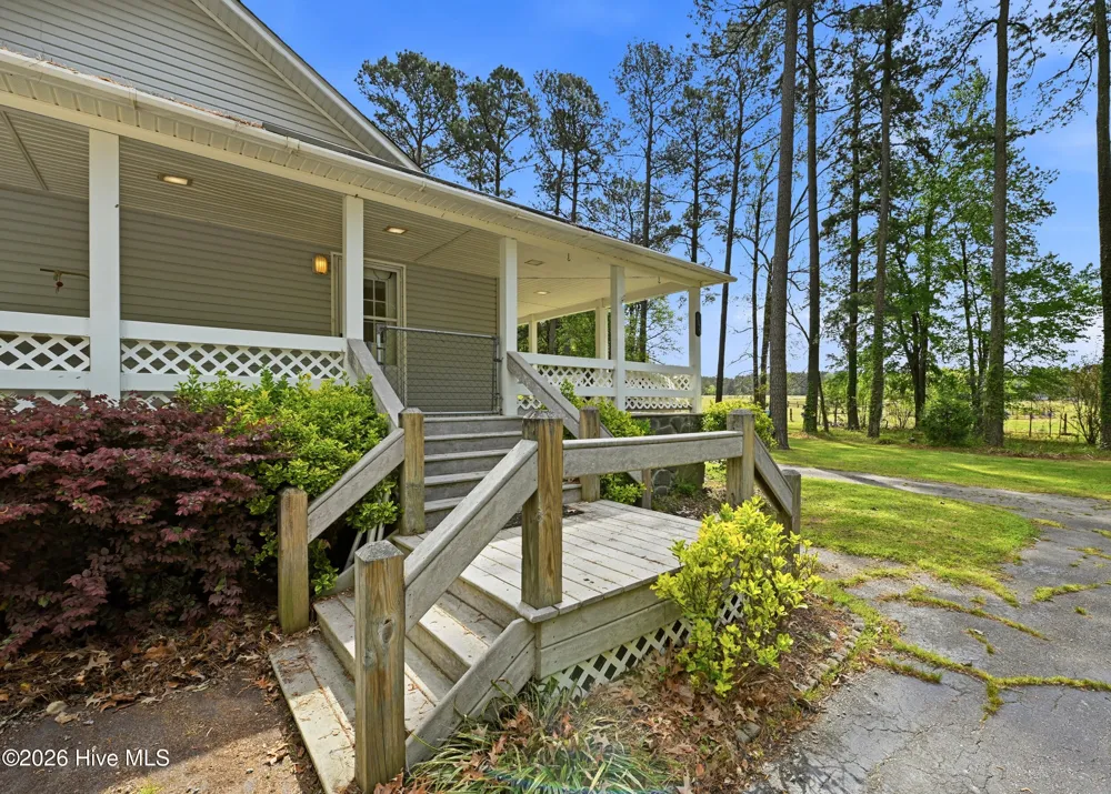 2639 Nc Highway 211 Clarkton, NC 28433