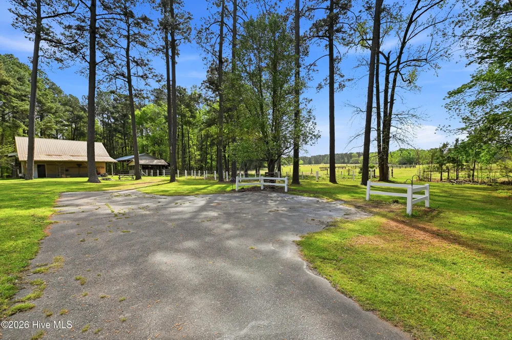 2639 Nc Highway 211 Clarkton, NC 28433