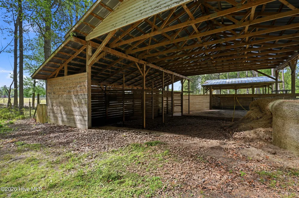 2639 Nc Highway 211 Clarkton, NC 28433