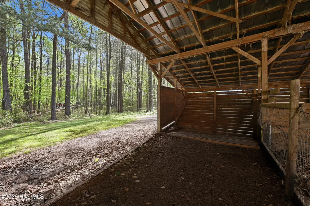 2639 Nc Highway 211 Clarkton, NC 28433