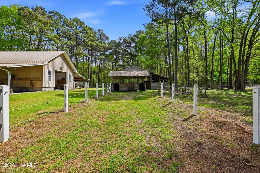 2639 Nc Highway 211 Clarkton, NC 28433