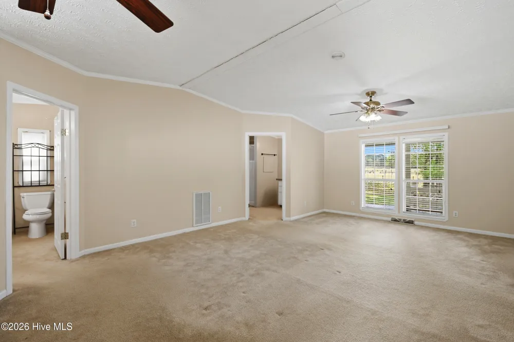2639 Nc Highway 211 Clarkton, NC 28433