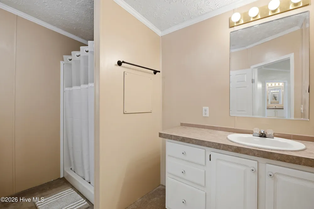 2639 Nc Highway 211 Clarkton, NC 28433