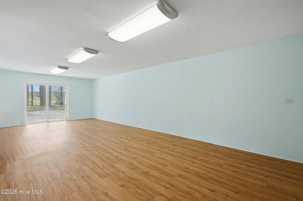 2639 Nc Highway 211 Clarkton, NC 28433