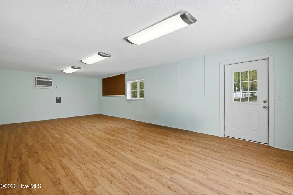 2639 Nc Highway 211 Clarkton, NC 28433