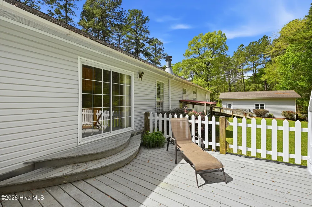 2639 Nc Highway 211 Clarkton, NC 28433