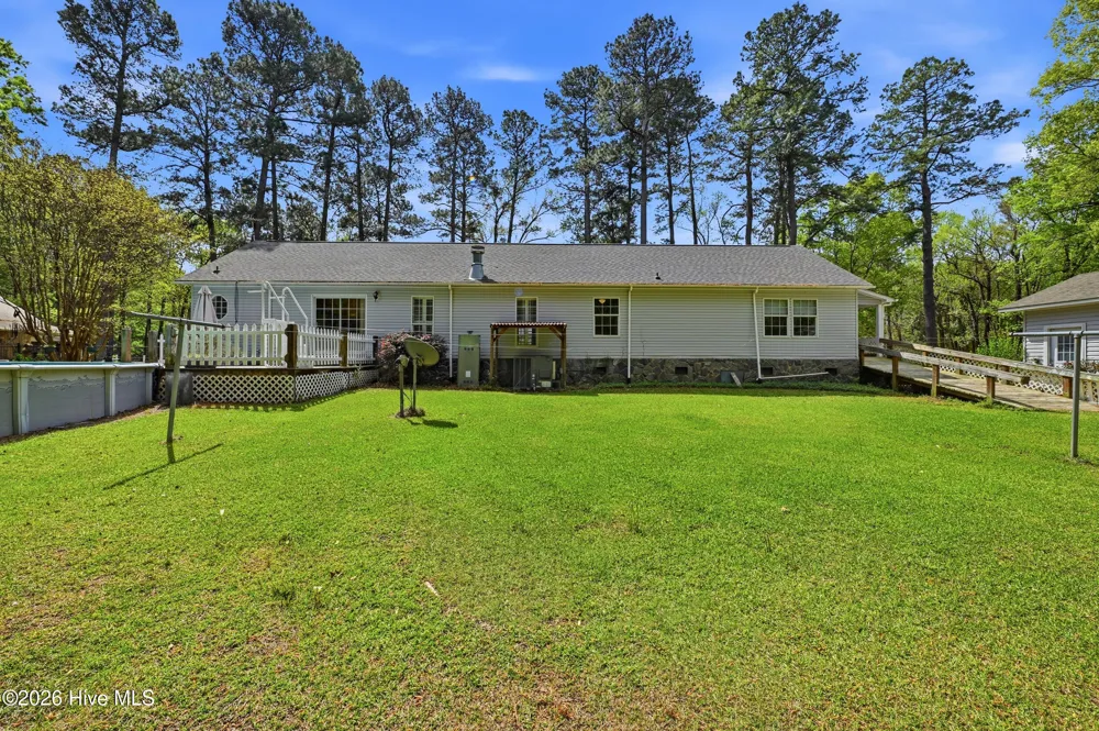 2639 Nc Highway 211 Clarkton, NC 28433