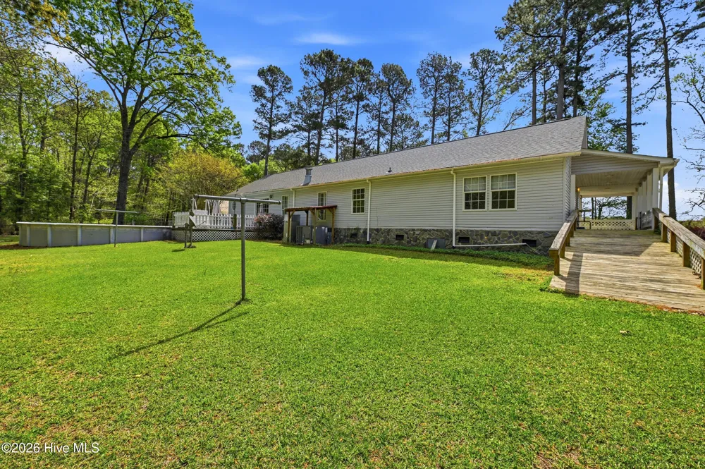 2639 Nc Highway 211 Clarkton, NC 28433