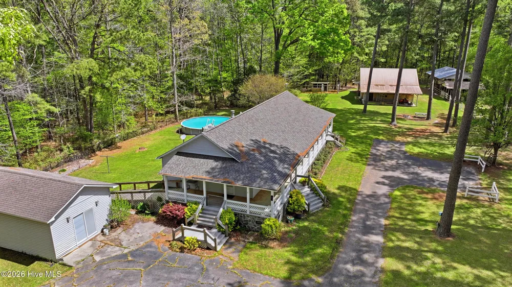 2639 Nc Highway 211 Clarkton, NC 28433