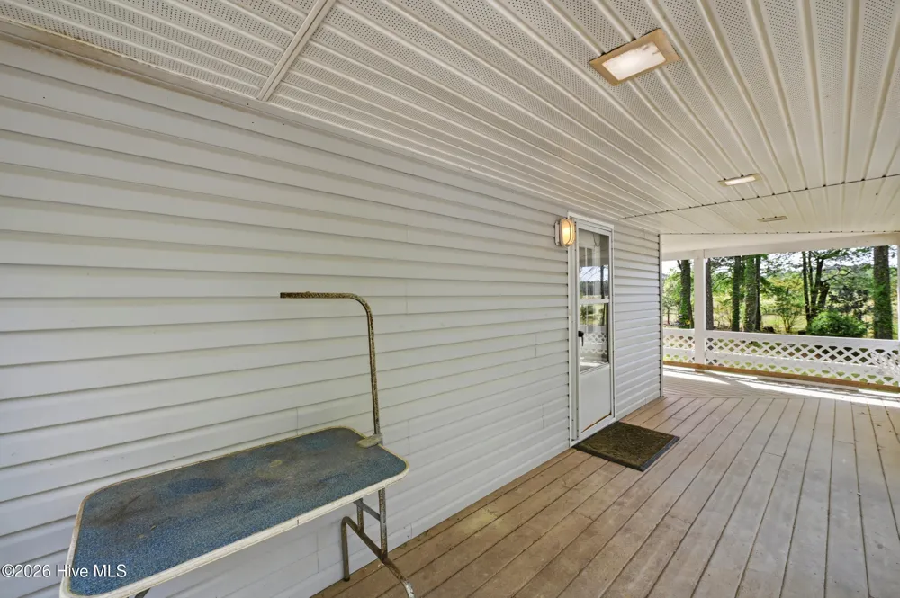 2639 Nc Highway 211 Clarkton, NC 28433